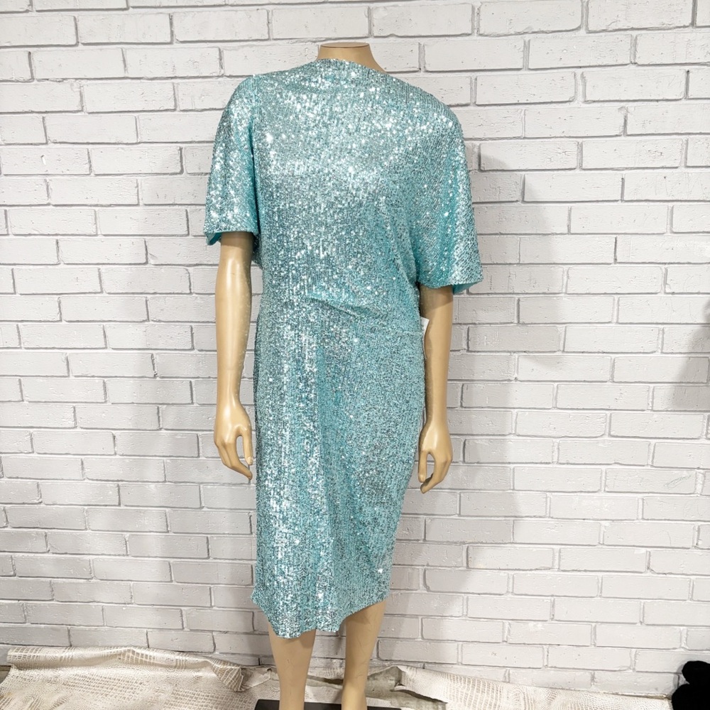 Alexia Admor Shimmering Blue Sequin Dress – A Statement‎ in Sparkle